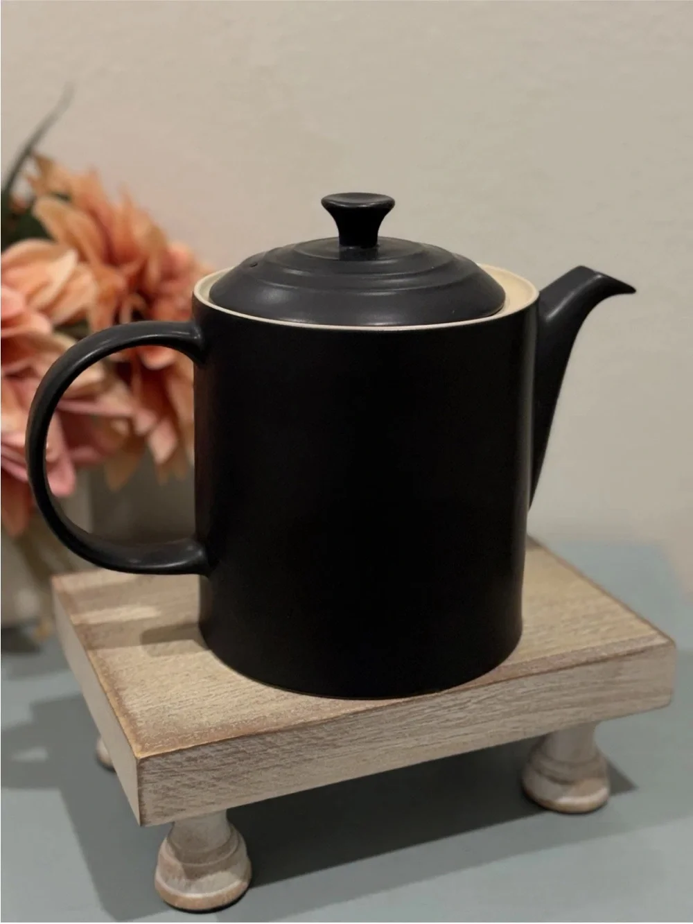 Le Creuset Grand Teapot Matte Black 1.3 Liter, New